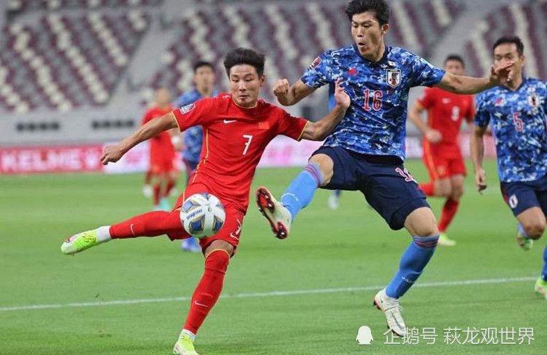 本场过后，勒沃库森赛季不败积36分、领先少赛一场的拜仁4分继续领跑积分榜；而斯图加特以31分位居第3。